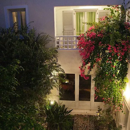 Guest house Atrium 3*