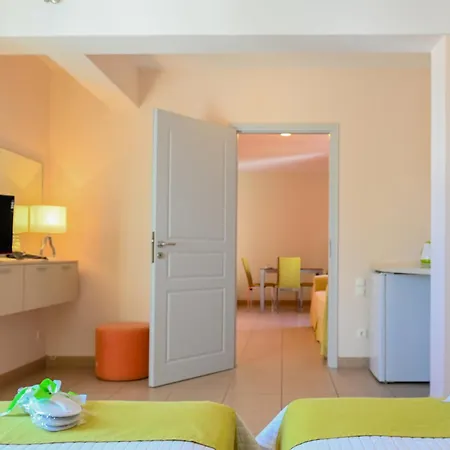 Atrium Guest house 3*